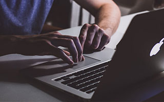 财经:券商金融股票有哪些-金价攀升，多家银行密集上调积存金起购额